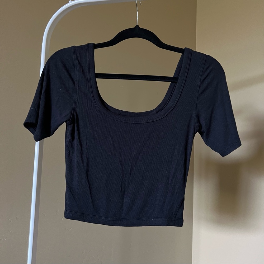Lululemon cropped tee